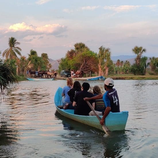 boat lagoon manialtepec