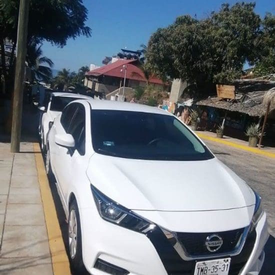 nissan versa puerto escondido