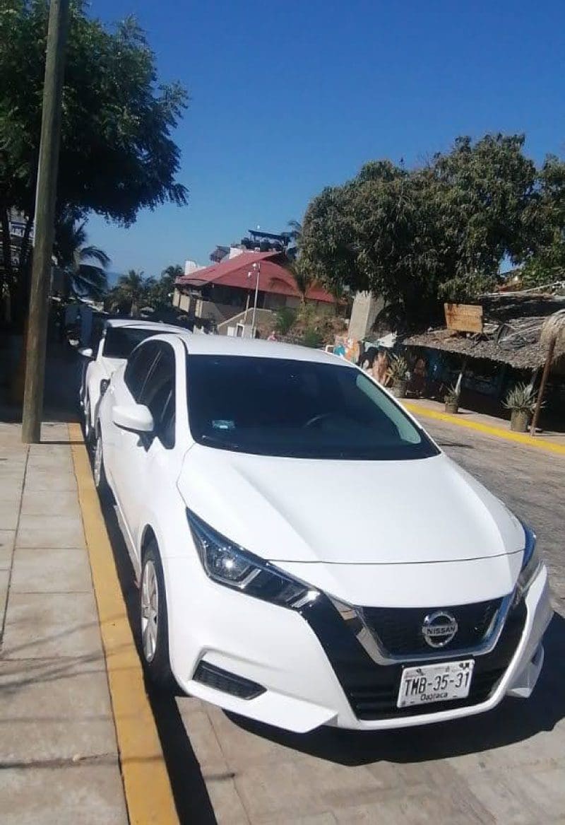 nissan versa puerto escondido