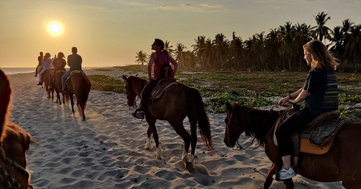 tour a cheval puerto escondido